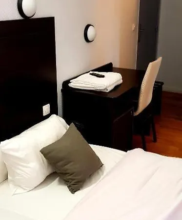 总站酒店 2* 雅芳